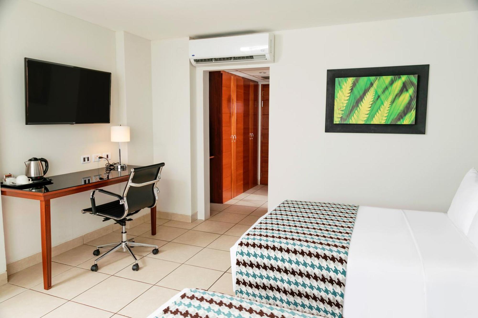 Wyndham Costa Del Sol Pucallpa Exterior photo