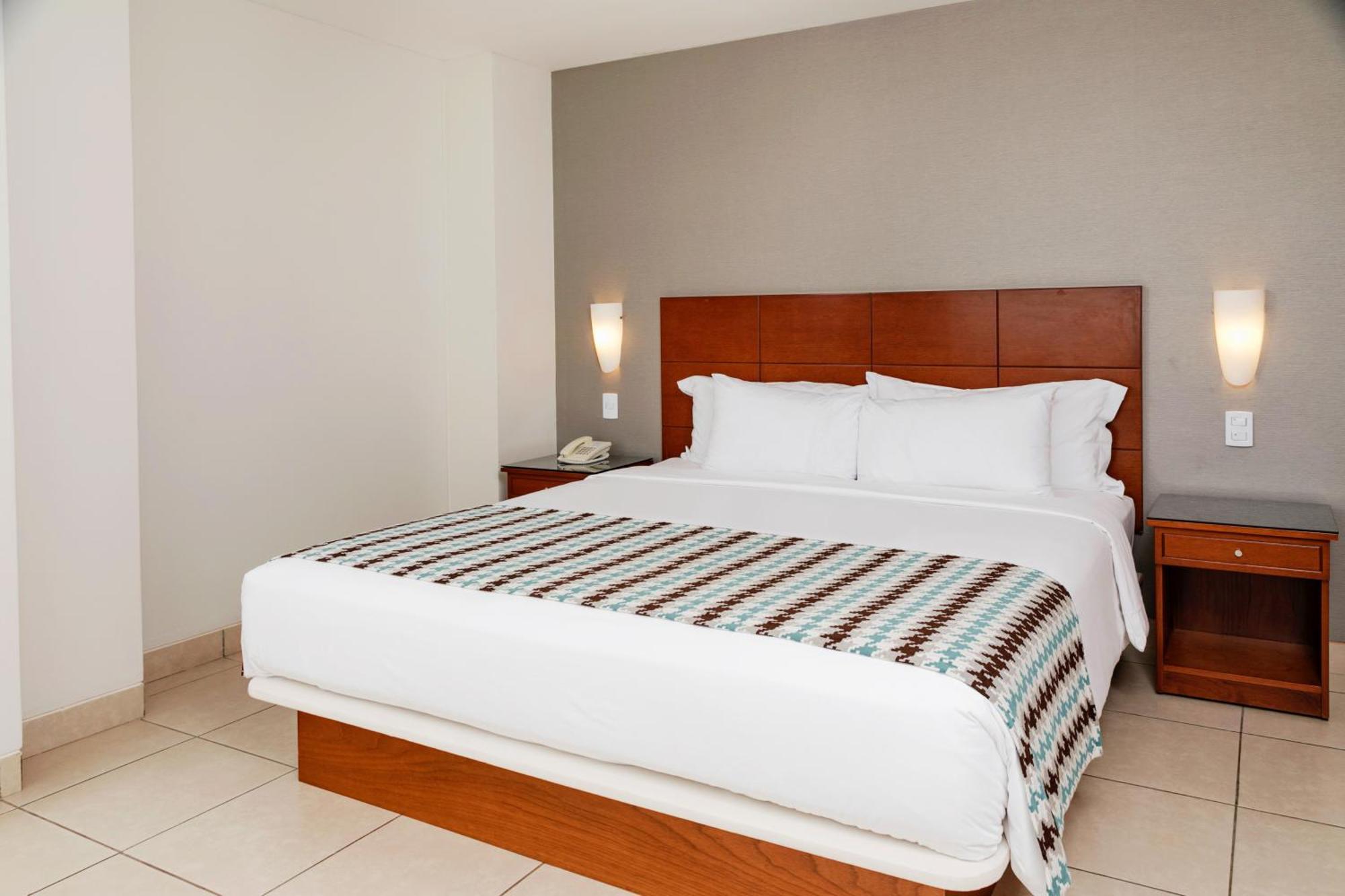 Wyndham Costa Del Sol Pucallpa Exterior photo