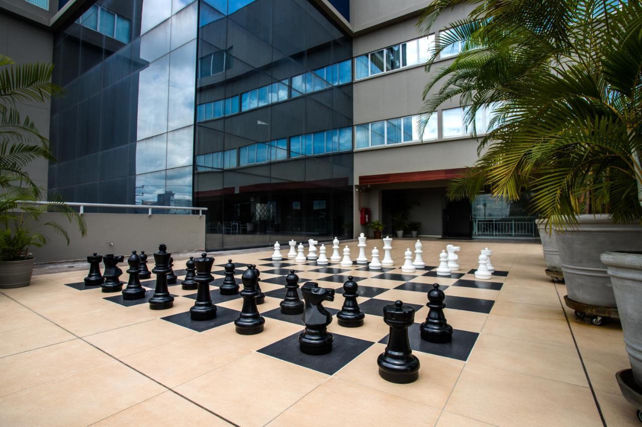 Wyndham Costa Del Sol Pucallpa Exterior photo The courtyard of the library