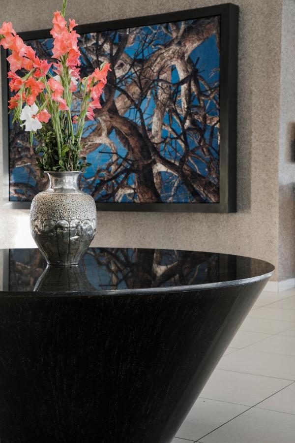Wyndham Costa Del Sol Pucallpa Exterior photo A freestanding bathtub